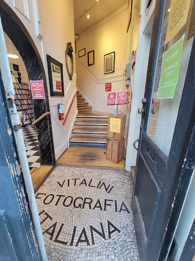 Book Store «City Lights Booksellers & Publishers», reviews and photos, 261 Columbus Ave, San Francisco, CA 94133, USA