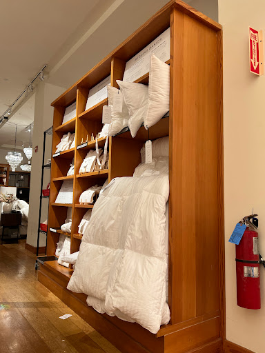 Furniture Store «Pottery Barn», reviews and photos, 2700 Clarendon Blvd r100, Arlington, VA 22201, USA