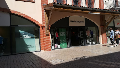 Nike Factory Store - Nailloux à Nailloux