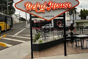 Retro House Limeira image