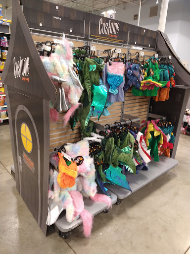 Pet Supply Store «PetSmart», reviews and photos, 2140 17th St, Santa Ana, CA 92705, USA