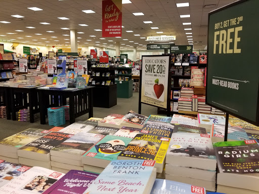 Book Store «Barnes & Noble», reviews and photos, 3561 N Freeway Blvd, Sacramento, CA 95834, USA