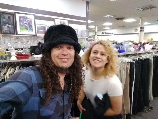 Thrift Store «Sun Thrift Store», reviews and photos, 8800 Foothill Blvd, Sunland-Tujunga, CA 91040, USA