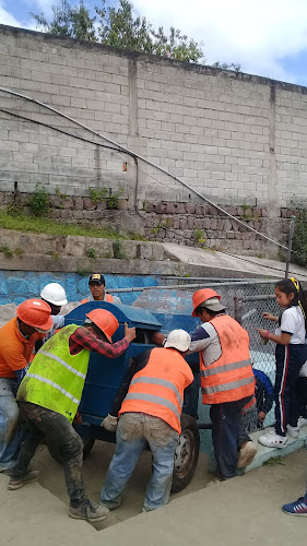 Escuela Fiscal Mixta Leonor De Stacey - Quito