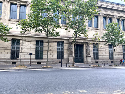 Private universities law Paris