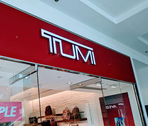 TUMI Store - Pentagon City