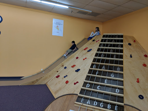 Shopping Mall «Cary Village Square Shopping Center», reviews and photos, 657 Cary Towne Blvd, Cary, NC 27511, USA