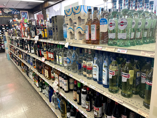 Liquor Store «Cardinal Wine & Spirits», reviews and photos, 1721 W Golf Rd, Mt Prospect, IL 60056, USA