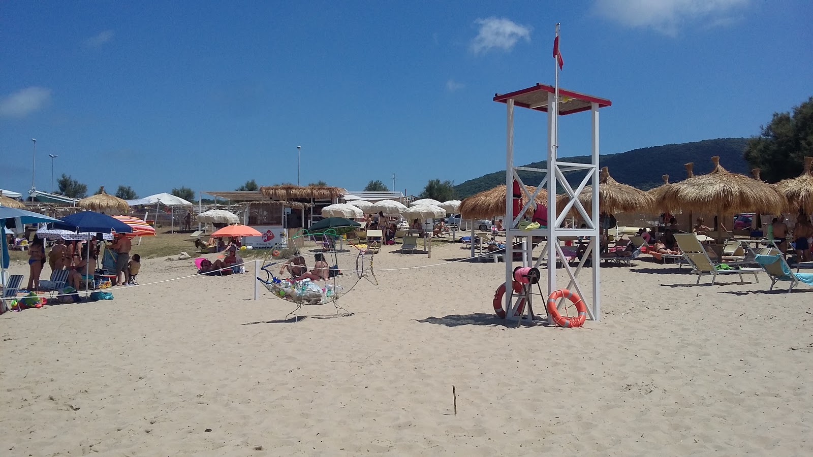 Foto de Spiaggia di Torre Mileto y el asentamiento