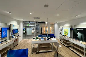 O2 Shop image