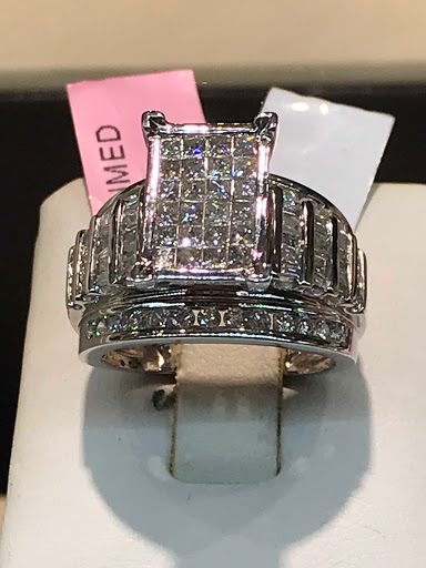 Jewelry Store «Unclaimed Diamonds», reviews and photos, 113 S 8th St, Philadelphia, PA 19106, USA