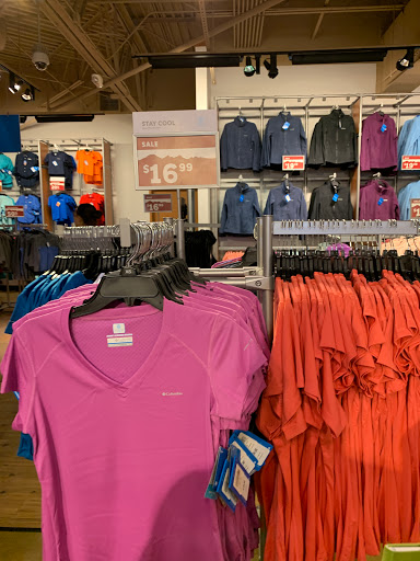 Clothing Store «Columbia Sportswear Outlet Store at Allen Premium Outlets», reviews and photos, 820 Stacy Rd #470, Allen, TX 75013, USA