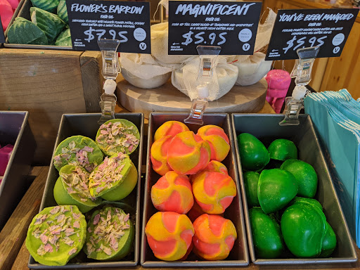 Cosmetics Store «Lush Cosmetics», reviews and photos, 3915 W 50th St, Edina, MN 55424, USA