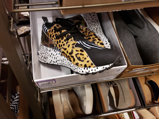 Shoe Store «DSW Designer Shoe Warehouse», reviews and photos, 345 Rockaway Turnpike, Lawrence, NY 11559, USA