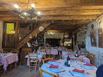 Atmosphère du Restaurant français Auberge Beauville à Espédaillac - n°1