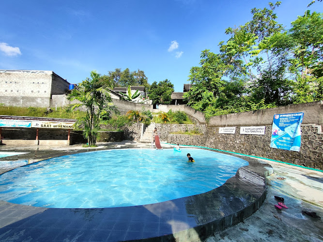 Ledok Pereng Swimming Pool