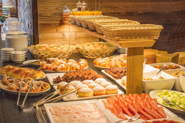 Plats et boissons hôtels Hotel Belaval 39048 Wolkenstein in Gröden