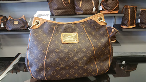 Pawn Shop «Braswell & Son Pawnbrokers», reviews and photos, 9101 W Markham St, Little Rock, AR 72205, USA