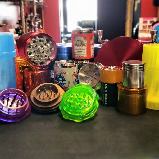 Tobacco Shop «Puff Puff Pass Smoke Shop», reviews and photos, 125 W Sunrise Blvd, Fort Lauderdale, FL 33311, USA