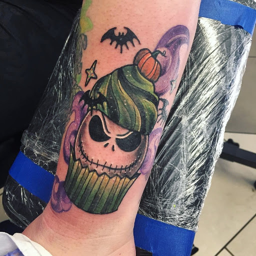 Tattoo Shop «Illuminati Tattoo Parlor», reviews and photos, 10214 SE Mill Plain Blvd Suite B, Vancouver, WA 98664, USA