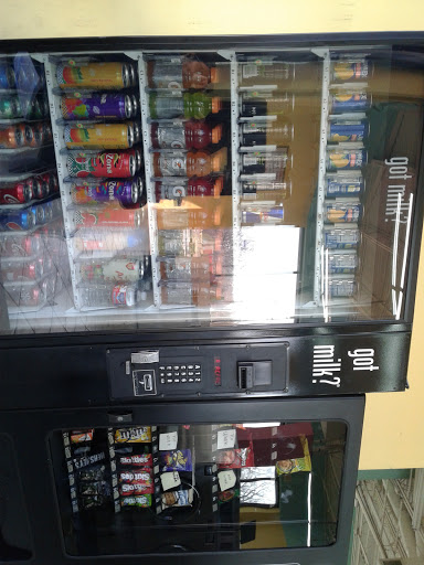 Dry Cleaner «Arlington Wash & Dry», reviews and photos, 1601 S Cooper St, Arlington, TX 76010, USA