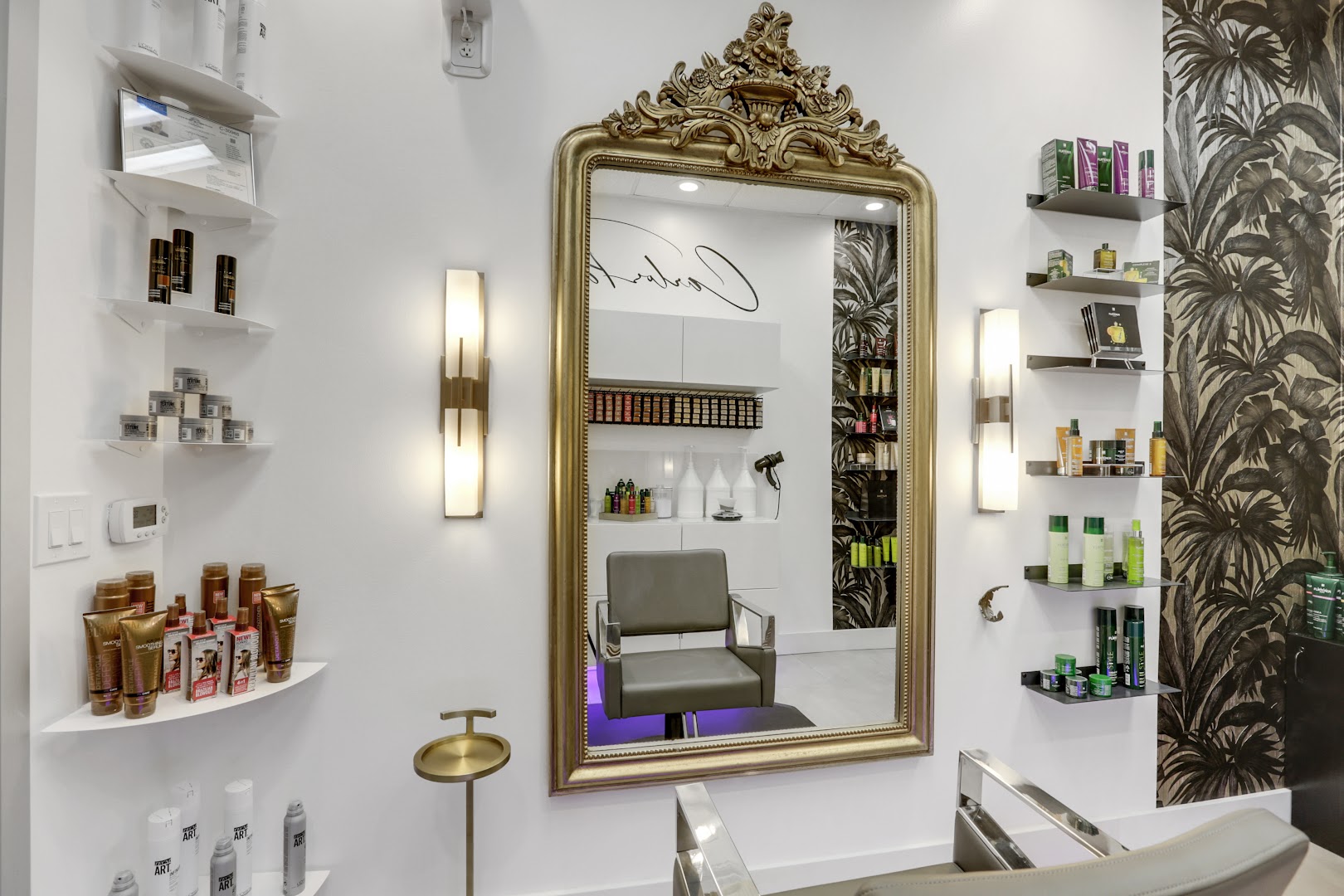 Carlos Pacheco Salon