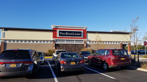 Outlet Mall «Tanger Outlet Riverhead», reviews and photos, 200 Tanger Mall Dr, Riverhead, NY 11901, USA