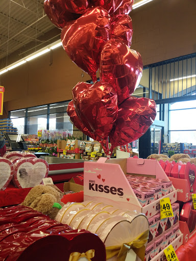 Grocery Store «Grocery Outlet Bargain Market», reviews and photos, 1800 E 8th St, Davis, CA 95616, USA