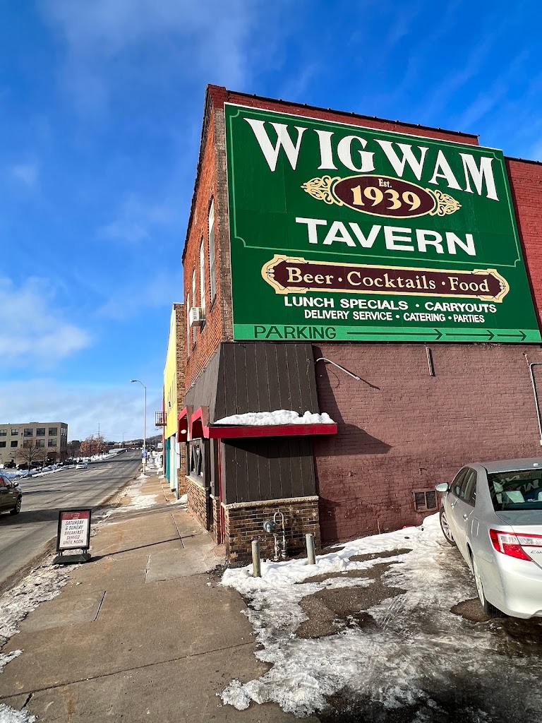 Wigwam Tavern 54703