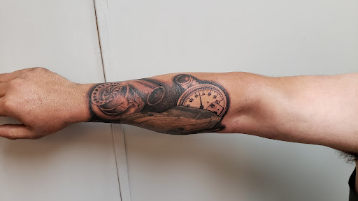 Explore men's skull tattoo ideas, creative tattoo ideas in Scottsboro, available at Scottsboro Ink Therapy Tattoo Studio