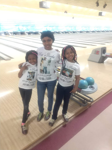 Bowling Alley «Three Hundred Bowl», reviews and photos, 100 Cass Lake Rd, Waterford Twp, MI 48328, USA