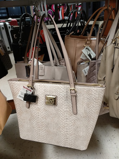 Department Store «T.J. Maxx», reviews and photos, 239 Memorial Ave, West Springfield, MA 01089, USA