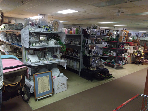 Thrift Store «H2O Help & Hope To Others», reviews and photos, 451 SE Maple St, Dallas, OR 97338, USA