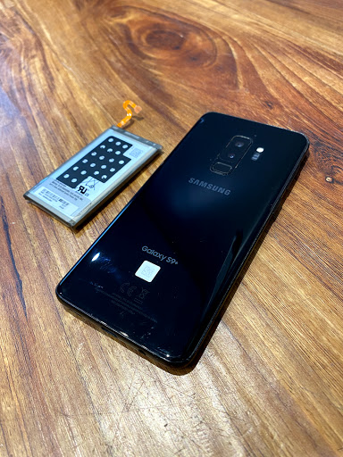 Electronics Repair Shop «Cellfone MD - cell phone repair», reviews and photos, 7637 N Milwaukee Ave, Niles, IL 60714, USA