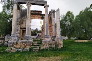 Bziza Roman temple image