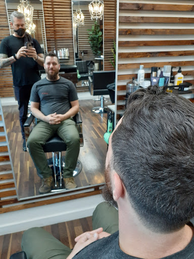 Hair Salon «Hollywood 2 U Hair Studio», reviews and photos, Hollywood 2 U Hair Studio, 10868 Myhre Pl NW #102, Silverdale, WA 98383, USA