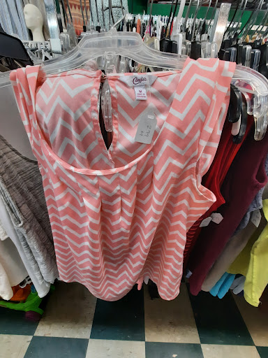 Thrift Store «The Village Thrift Shop», reviews and photos, 910 Main St, Antioch, IL 60002, USA