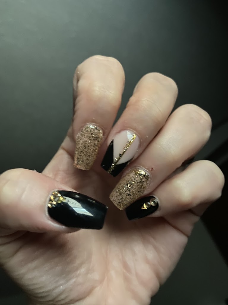 Happy Nails & Spa Crockett, TX 75835 Services and Reviews