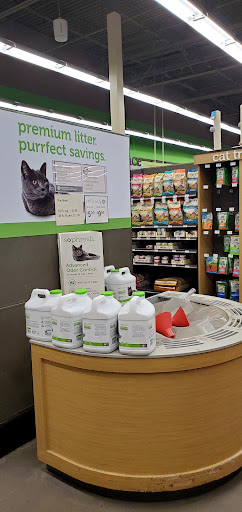 Pet Supply Store «Petco Animal Supplies», reviews and photos, 3000 Gateway St #220, Springfield, OR 97477, USA