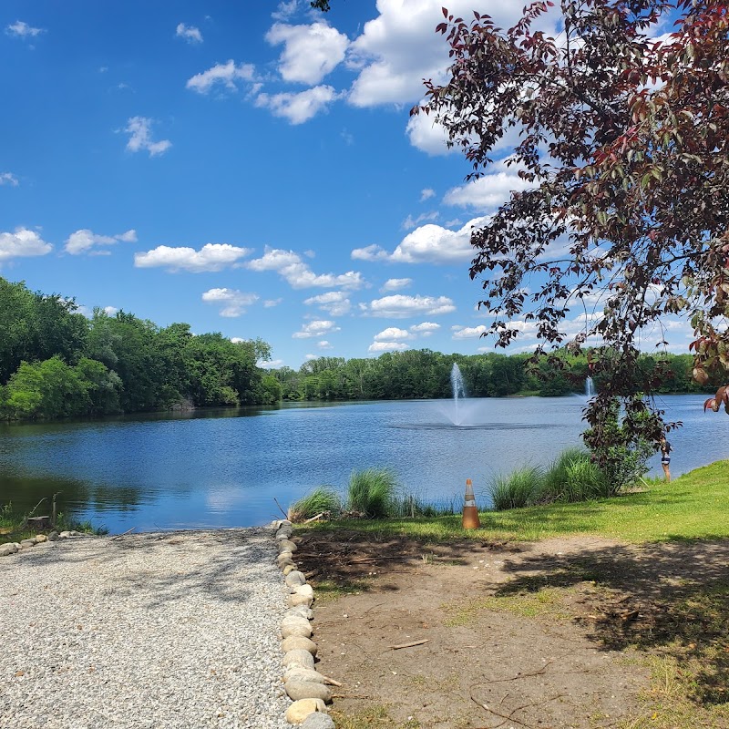 Lincoln Park Community Lake