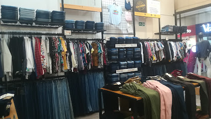 MOFT Tienda de ropa - Viva Envigado