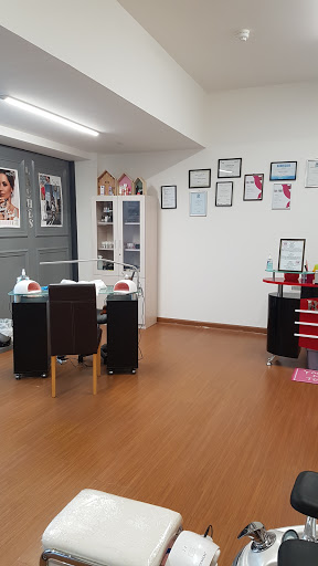 R&R Nails and Beauty in Bundoran, Co. Donegal