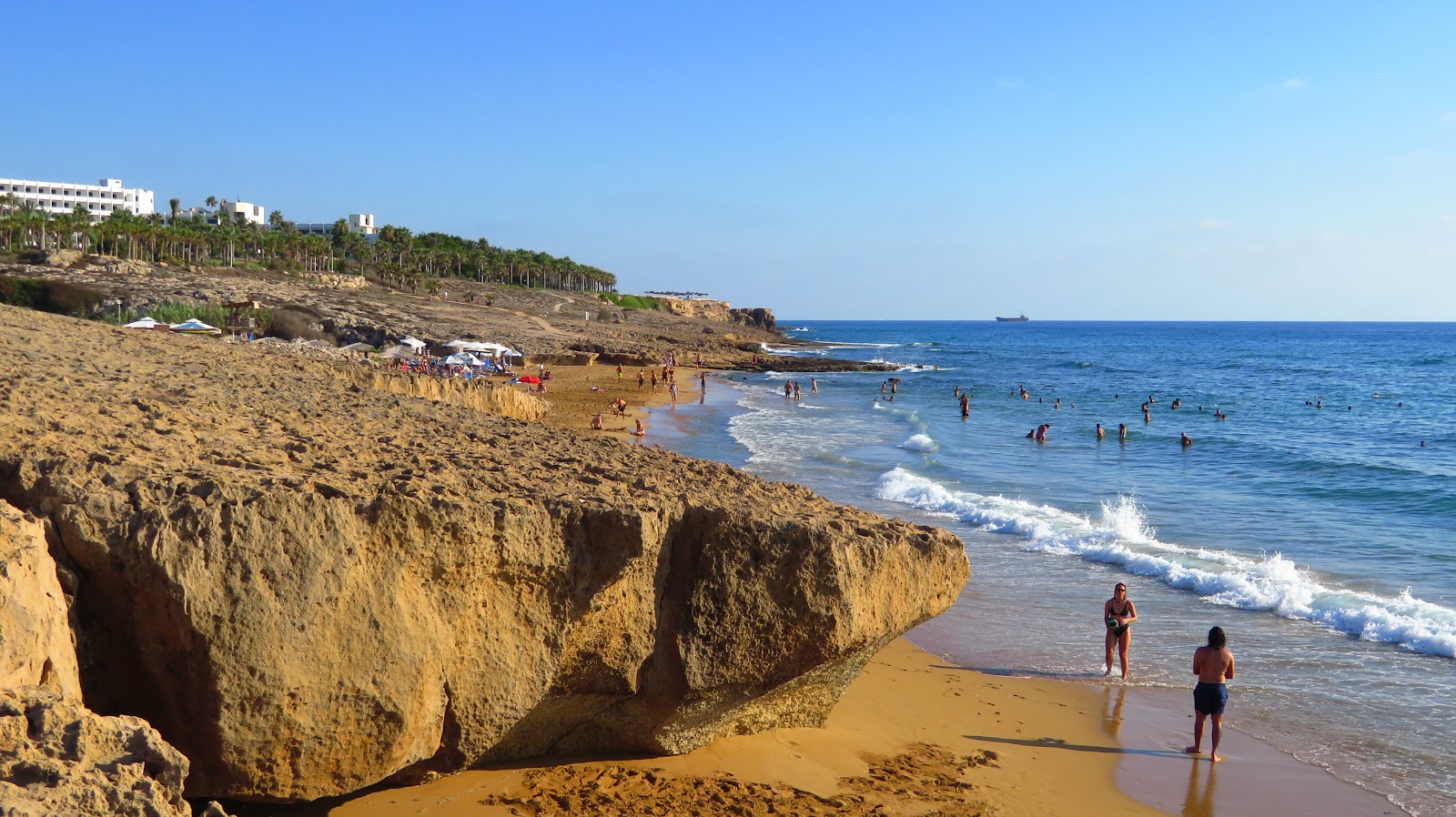 Foto von Kotsias beach und die siedlung