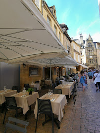 Atmosphère du Restaurant français Auberge Le Mirandol à Sarlat-la-Canéda - n°7