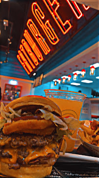 Hamburger du Restaurant américain Fatburger France à Sarcelles - n°11