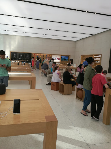 Computer Store «Apple Avalon», reviews and photos, 8130 Avalon Blvd, Alpharetta, GA 30009, USA