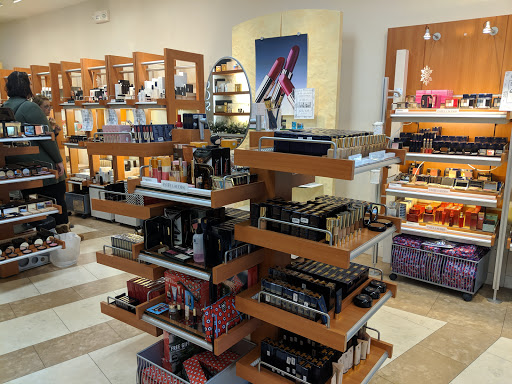 Shopping Mall «Johnson Creek Premium Outlets», reviews and photos, 575 Linmar Ln, Johnson Creek, WI 53038, USA