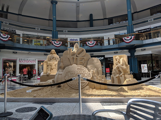 Shopping Mall «The Shops at Liberty Place», reviews and photos, 1625 Chestnut St, Philadelphia, PA 19103, USA