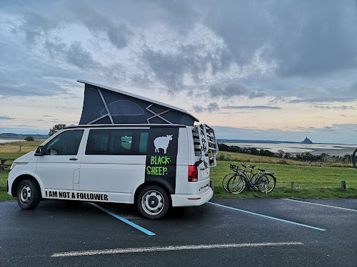 Agence de location de camping-cars Blacksheep Van Biarritz Pays Basque - Location de vans aménagés Bidart