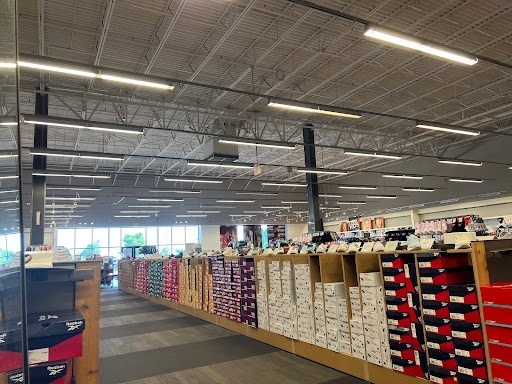 Shoe Store «DSW Designer Shoe Warehouse», reviews and photos, 3704 W Dublin Granville Rd, Columbus, OH 43235, USA